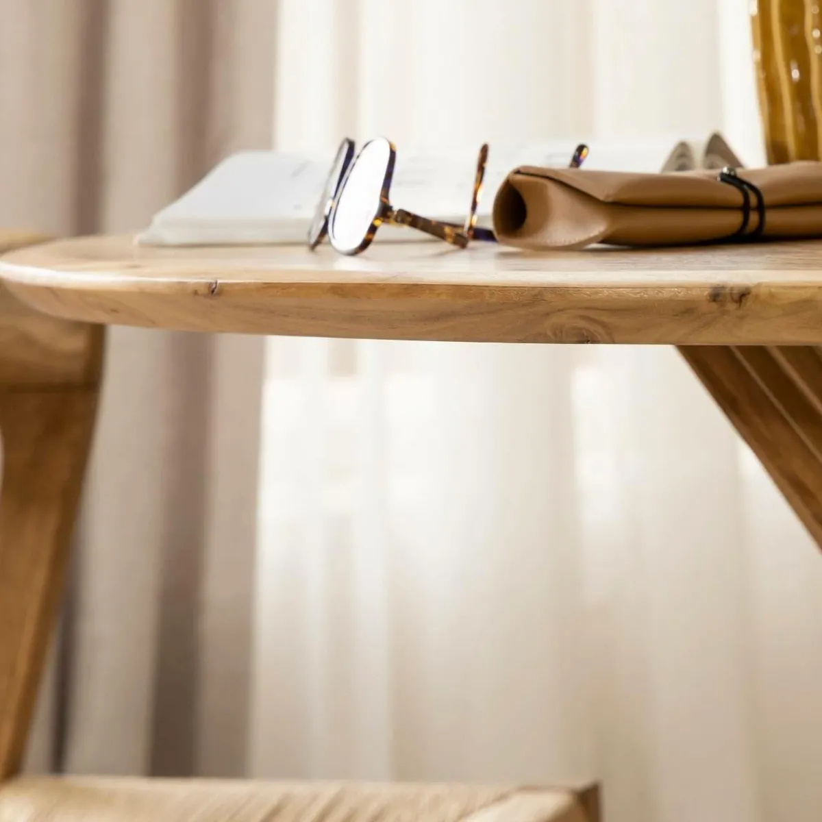 Made in Meubles Table à manger ronde en bois d'acacia Orane