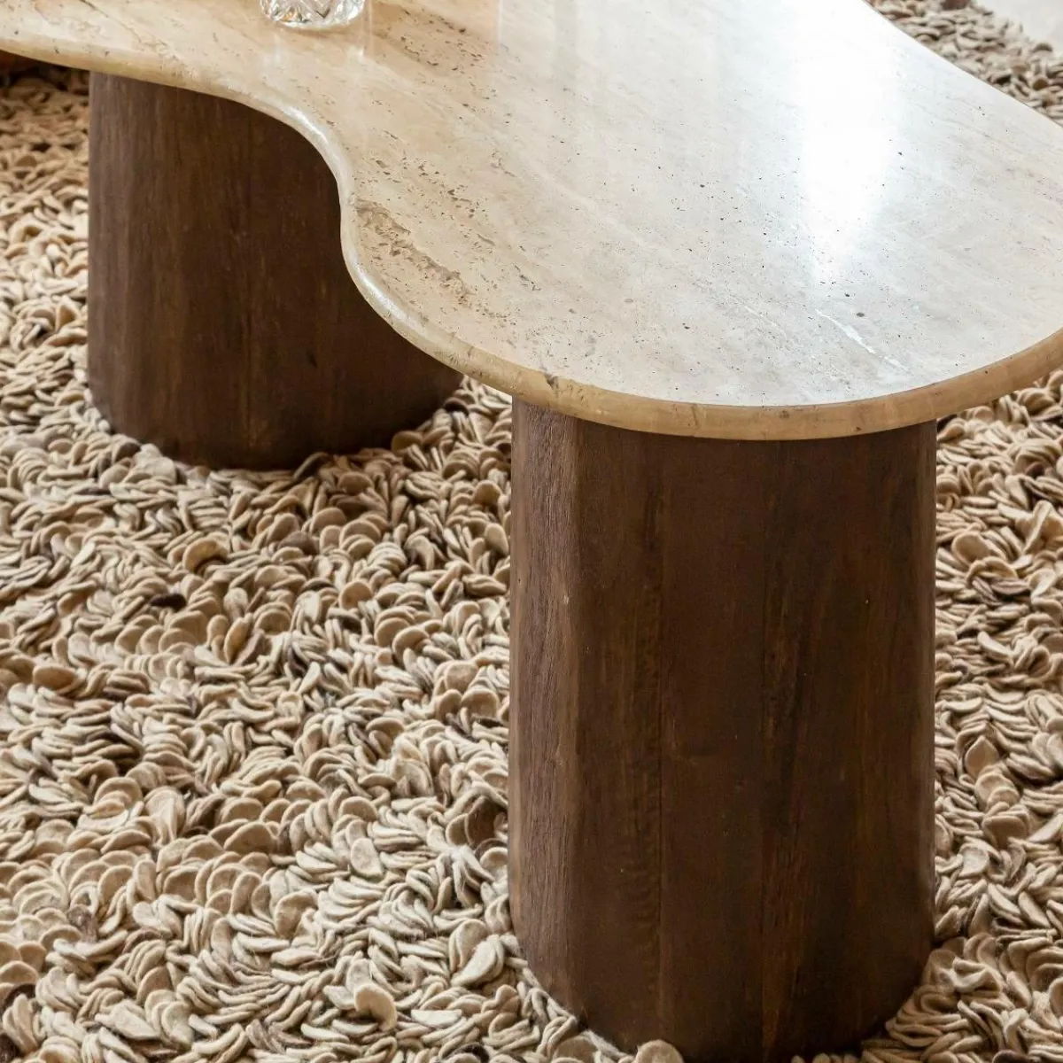 Made in Meubles Table basse en bois de manguier et en travertin Carola