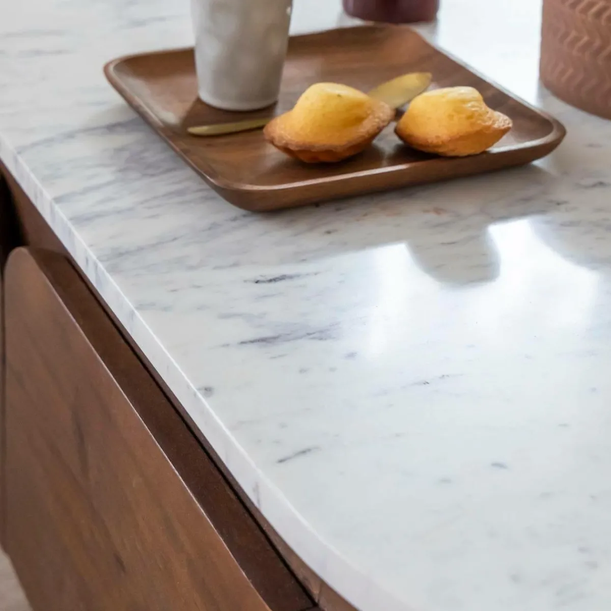 Made in Meubles Table basse en bois de manguier et marbre Sienne
