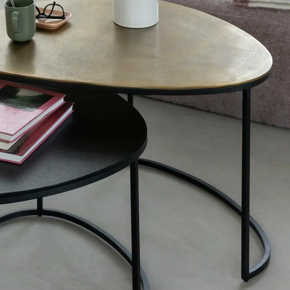 Made in Meubles Table basse gigogne en aluminium doré et métal noir Victoria