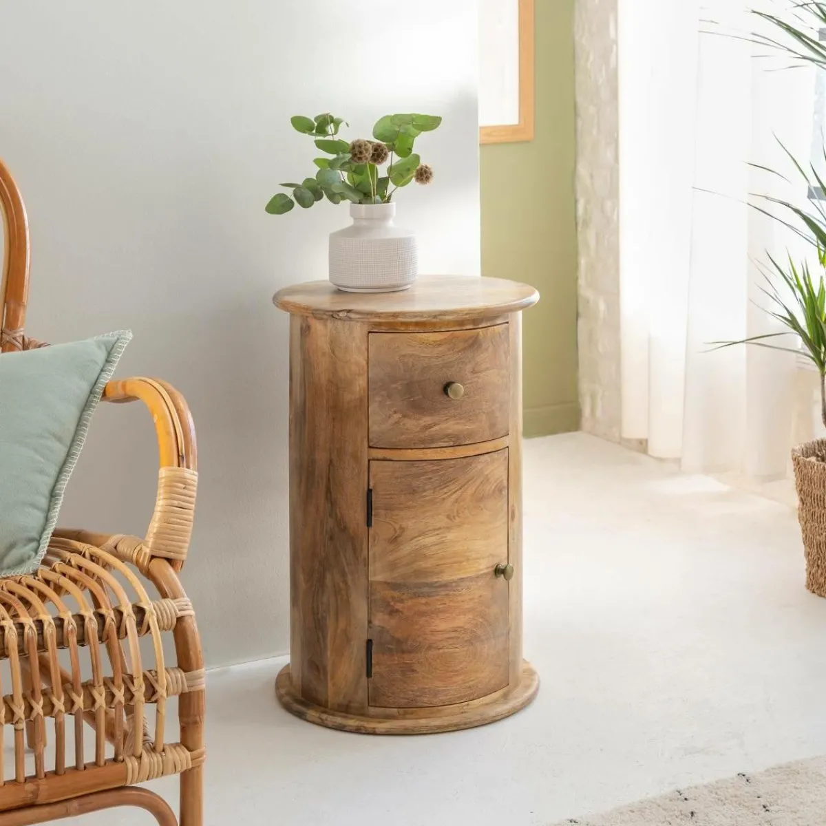 Made in Meubles Table de chevet ronde en bois de manguier avec porte Maëva