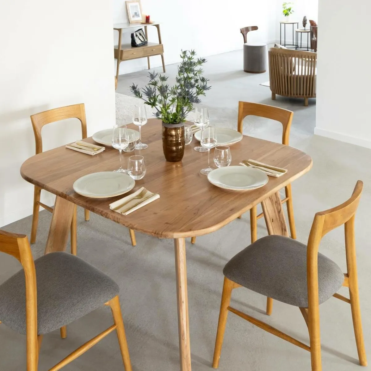 Made in Meubles Table à manger en bois acacia Flora