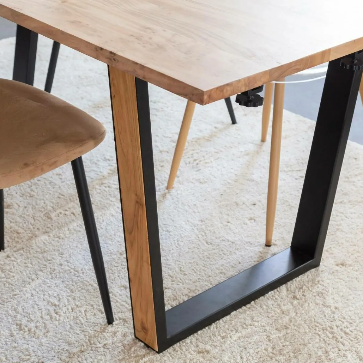Made in Meubles Table à manger en bois d'acacia Léandre