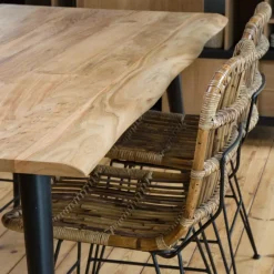 Made in Meubles Table à manger en bois d'acacia pieds compas Tree