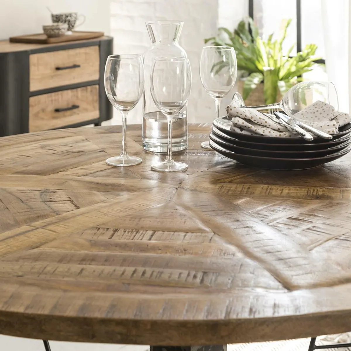 Made in Meubles Table à manger ronde en bois de manguier Vitto