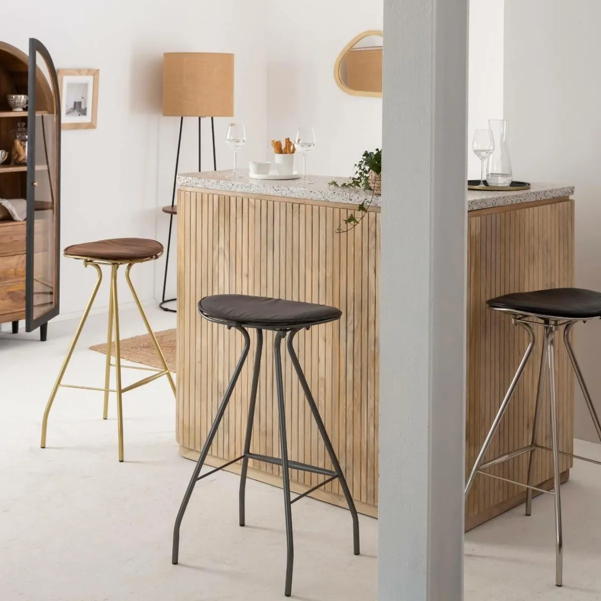 Made in Meubles Tabouret de bar en cuir gris et métal Lya