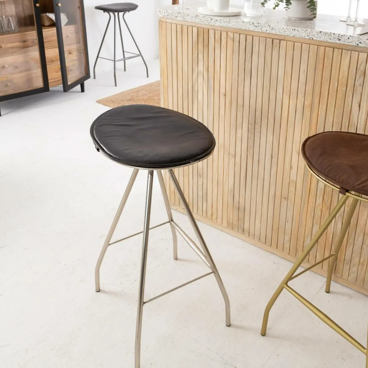 Made in Meubles Tabouret de bar en cuir noir et métal Lya