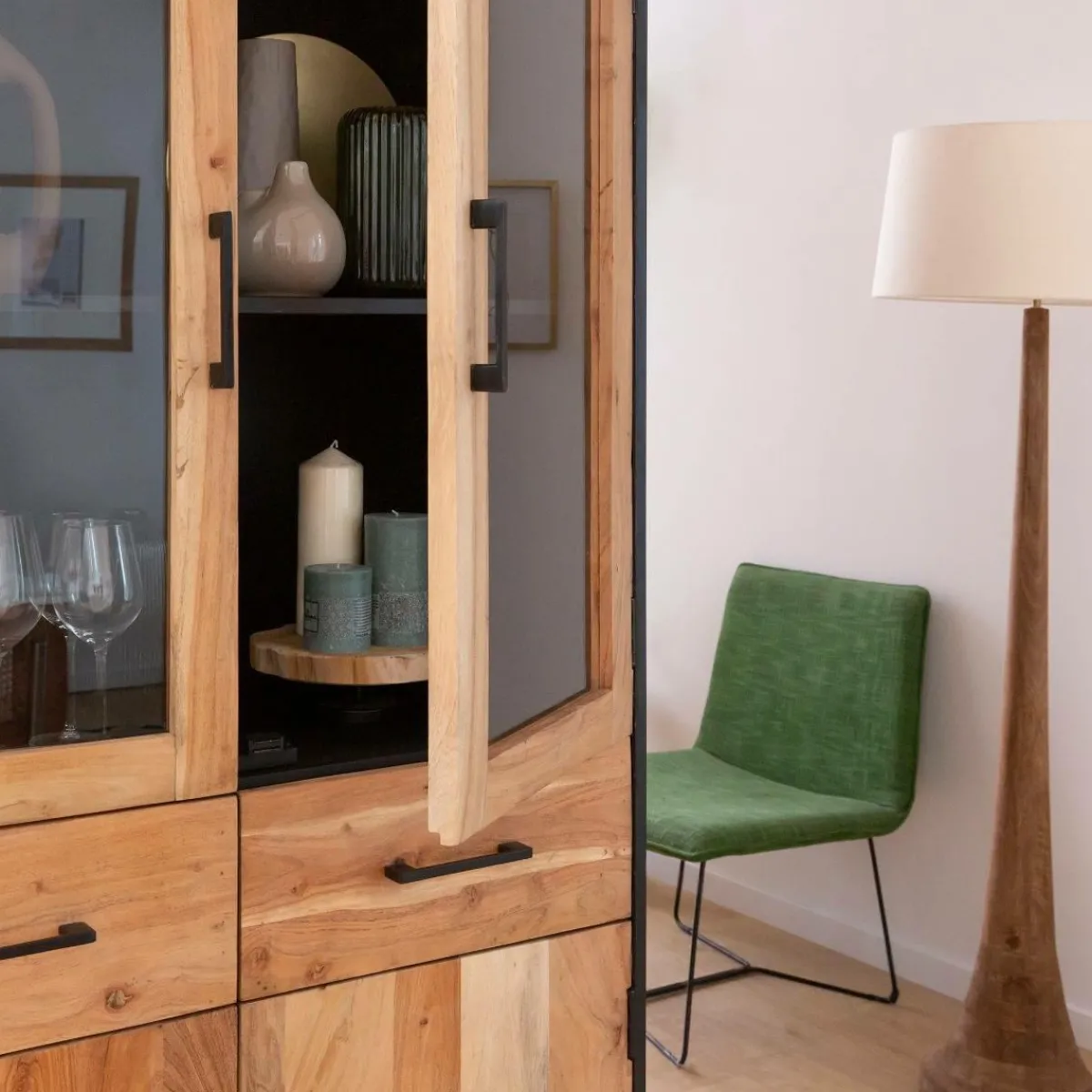 Made in Meubles Vitrine en bois d'acacia et métal Bosco